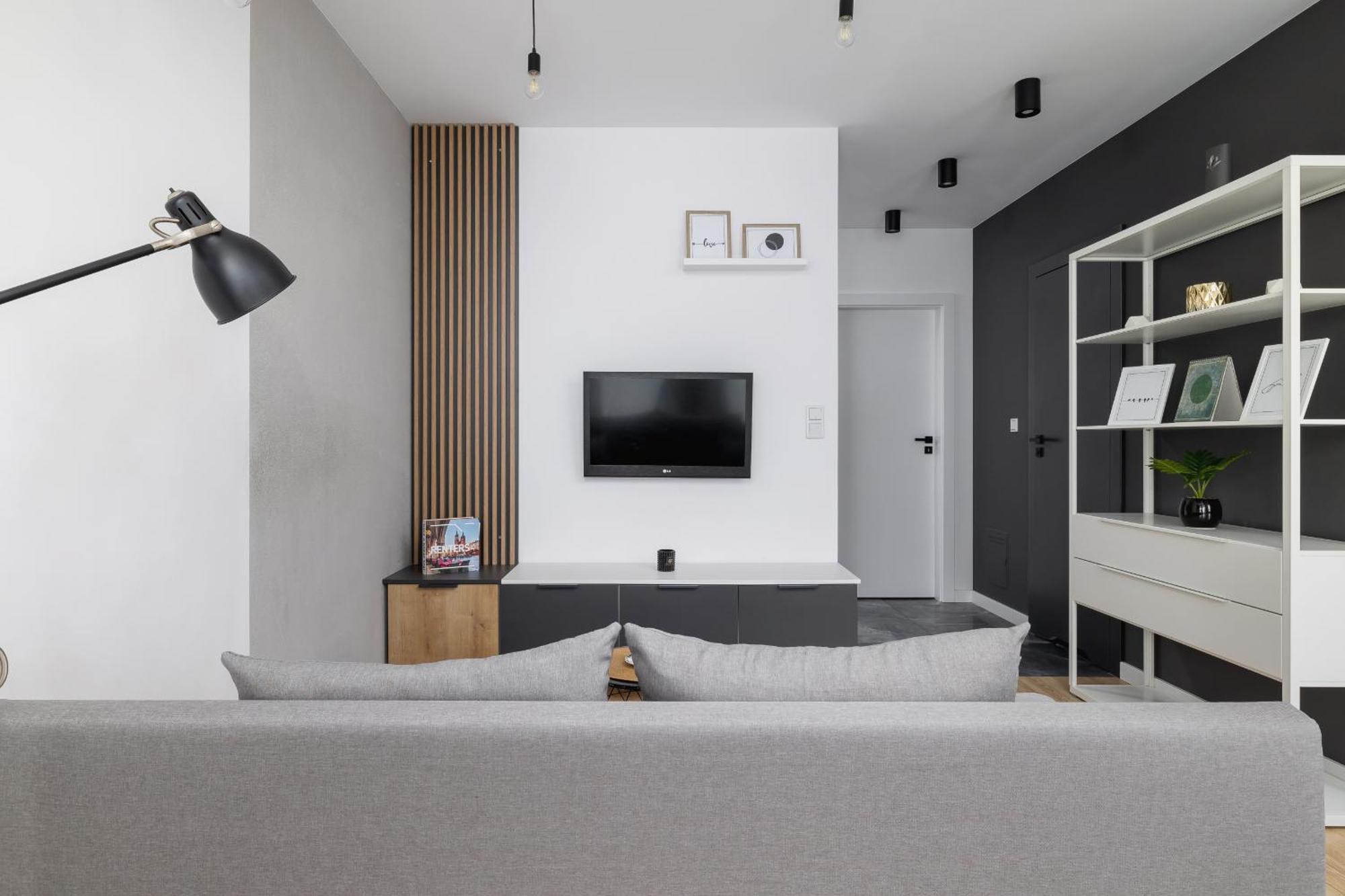 קרקוב Elegant Apartment In Cracow With Balcony, Parking And Desk By Noclegi Renters מראה חיצוני תמונה
